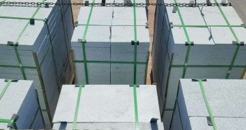 珠海 芝麻白花岗岩5公分地铺石 花岗岩厂家工厂装车日常