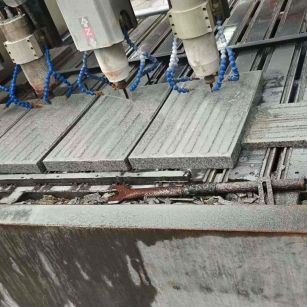 珠海 芝麻白花岗岩荔枝面盲道雕刻