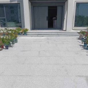 珠海 芝麻白花岗岩地铺石地面铺装