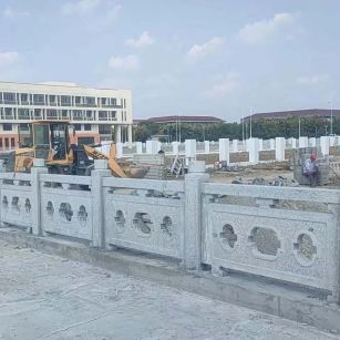 珠海 白麻花岗岩荔枝面河道栏杆