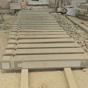 珠海 芝麻白异形加工雕刻-栏杆大柱，方柱