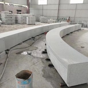 珠海芝麻白花岗岩石板材 园林光面弧形坐凳