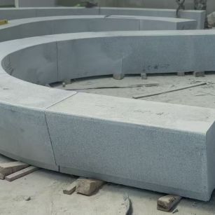 珠海 芝麻白花岗岩光面弧形坐凳