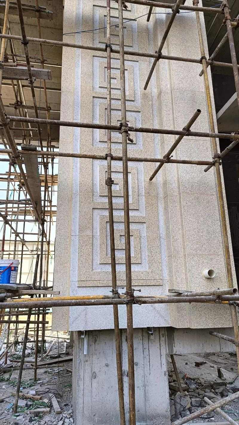 珠海 黄金麻花岗岩别墅外墙干挂回纹造型效果