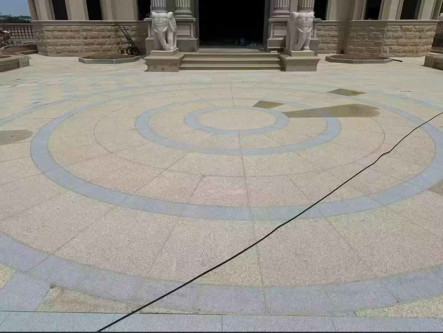 珠海 黄金麻芝麻灰花岗岩石材地铺拼接效果