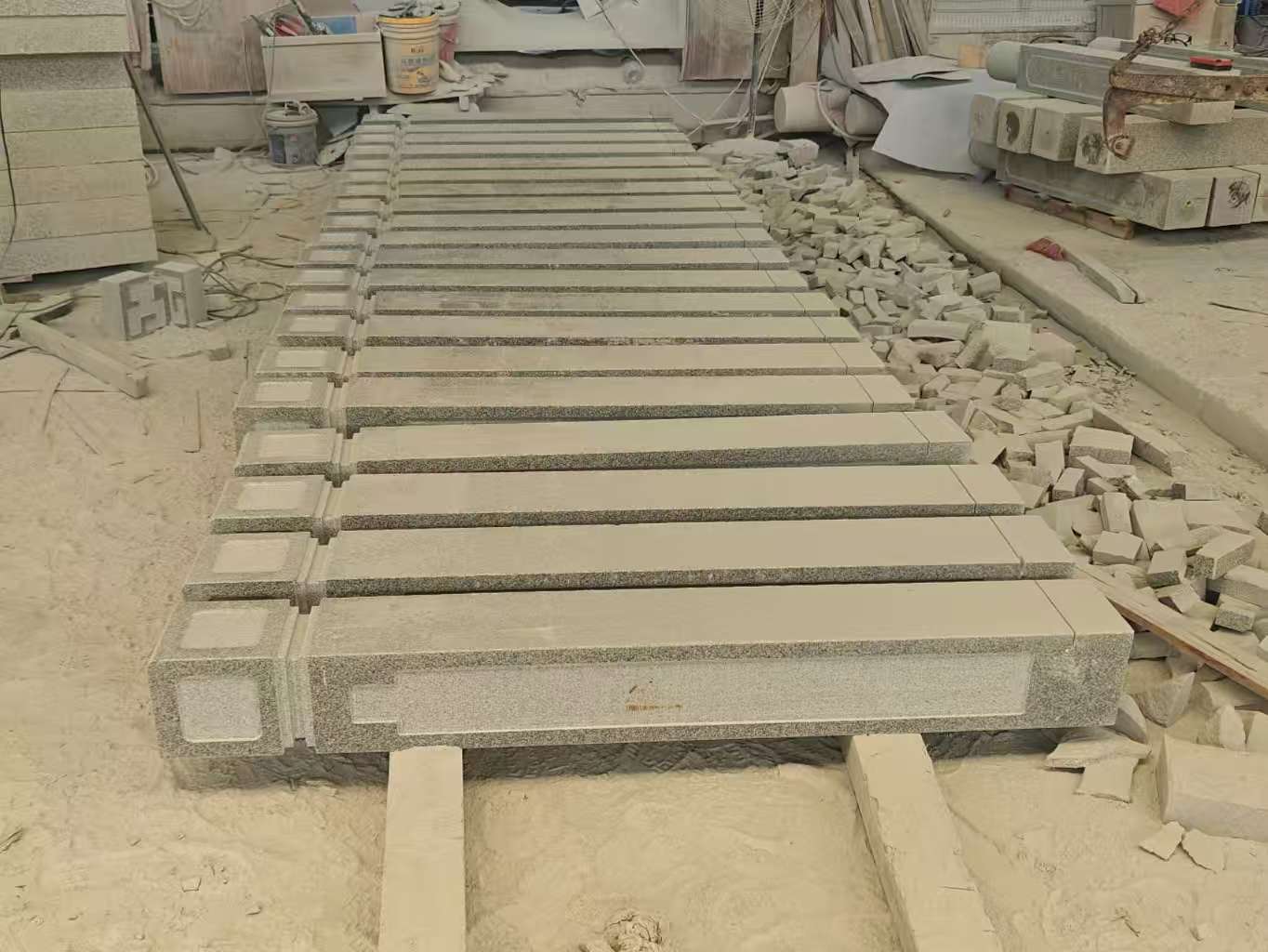 珠海 芝麻白异形加工雕刻-栏杆大柱，方柱