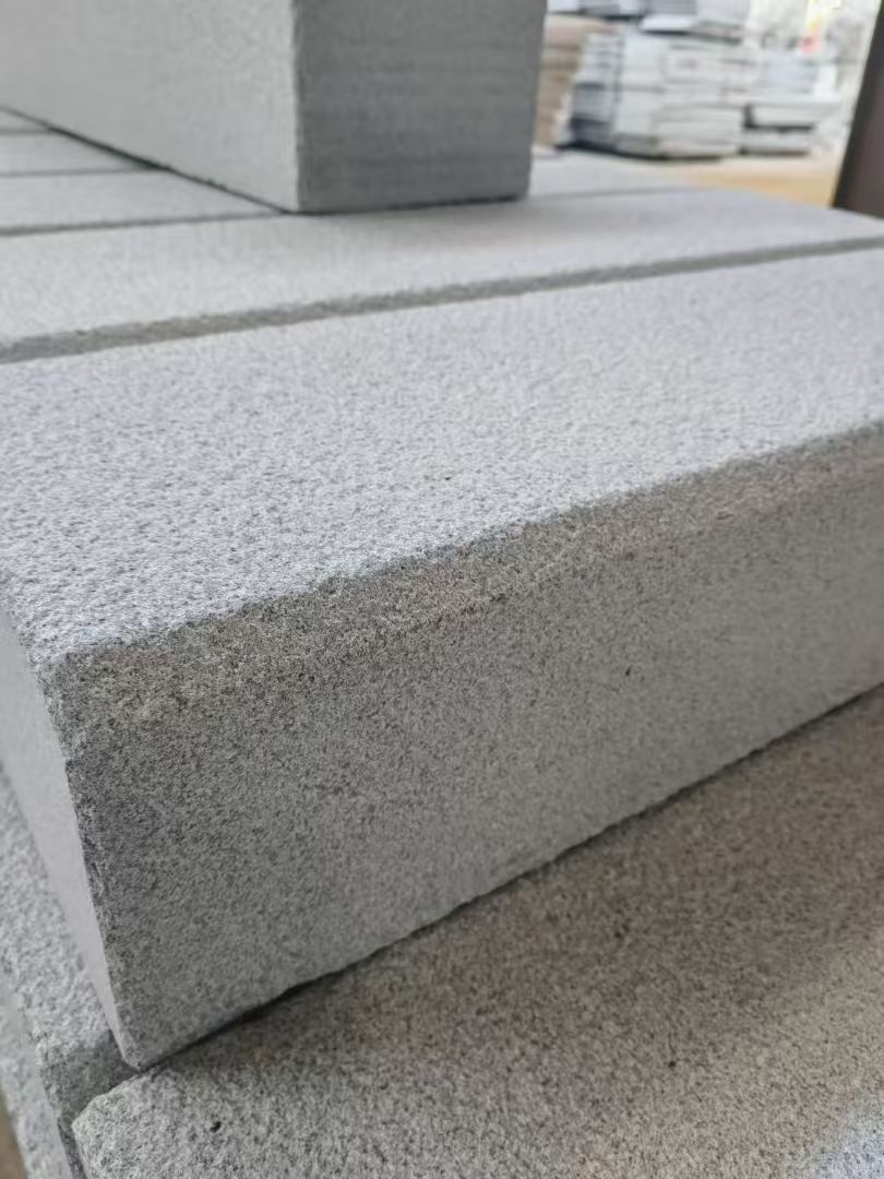 珠海 芝麻灰荔枝面路沿石