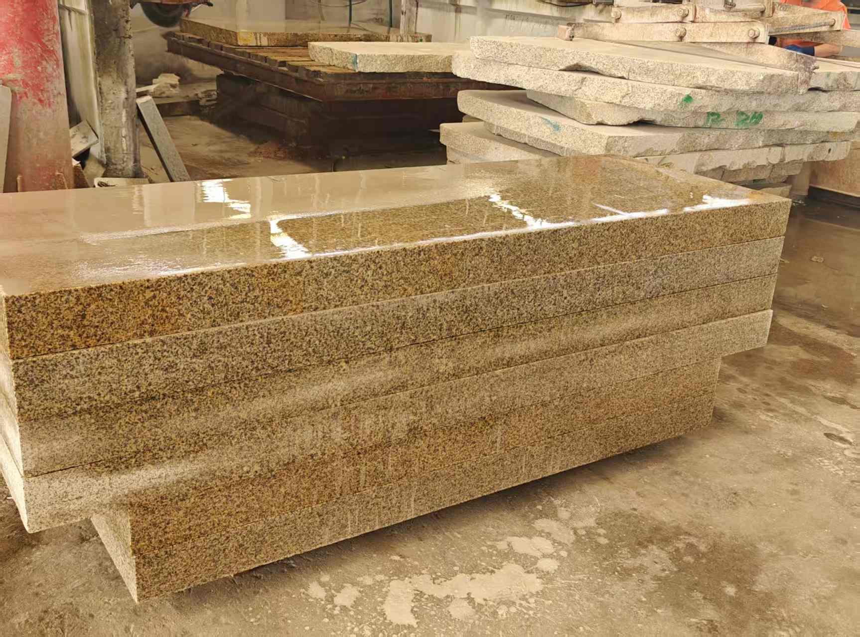 珠海 黄金麻栏杆料半成品加工中