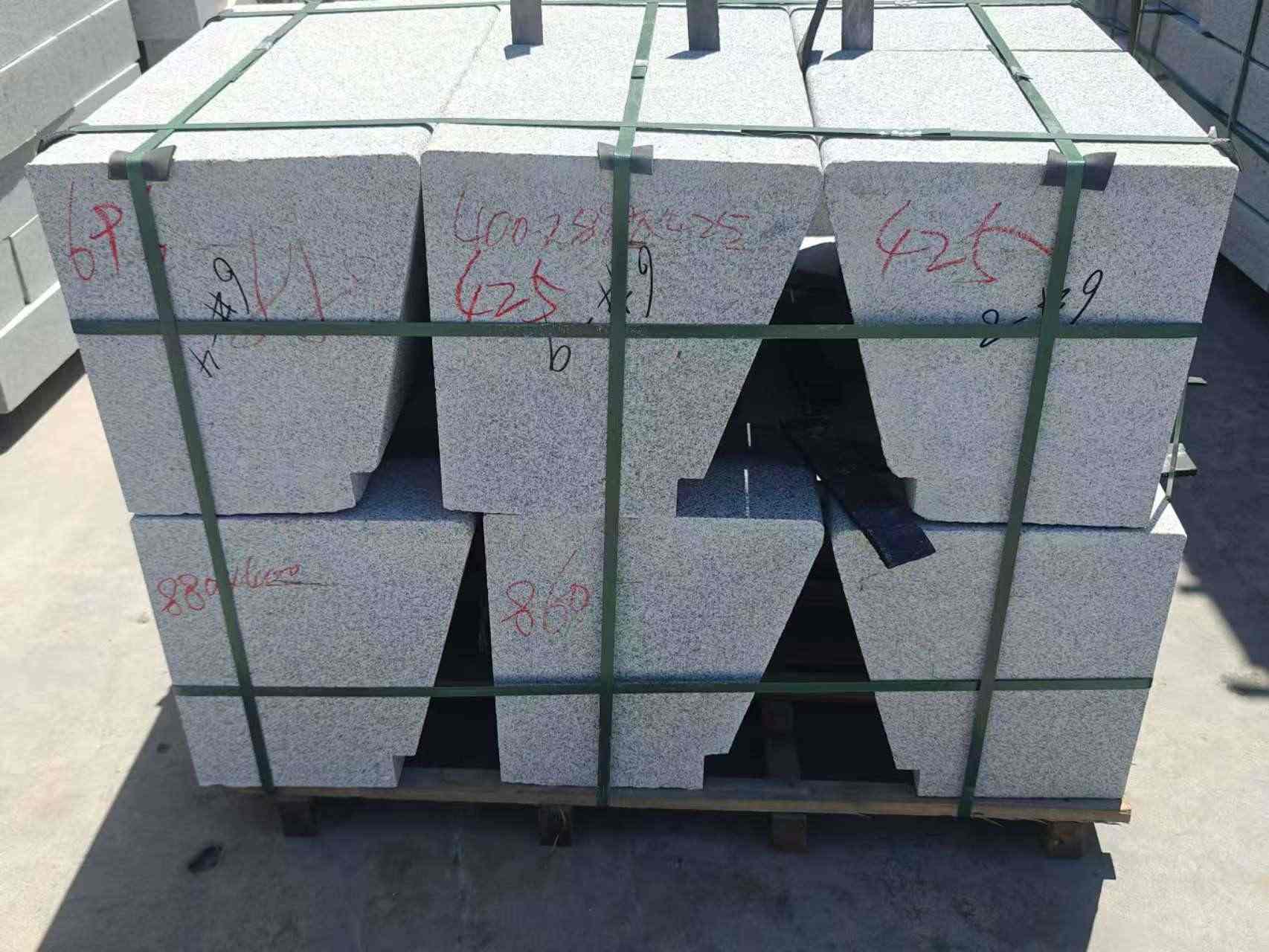 珠海 芝麻白异形坐凳，石凳