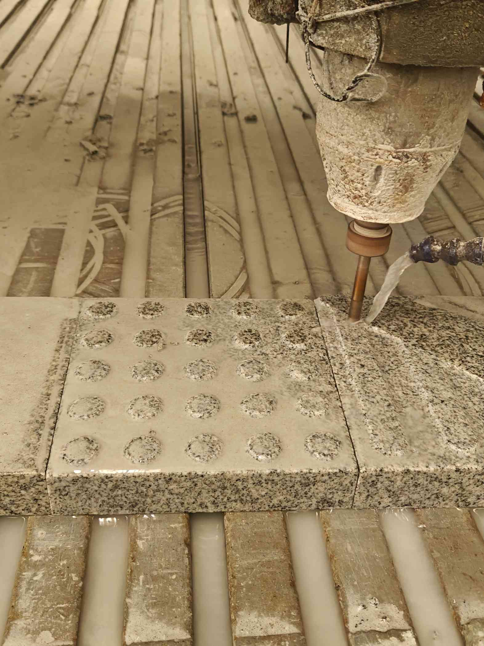 珠海 芝麻白花岗岩石材盲人石、盲道石、盲点石