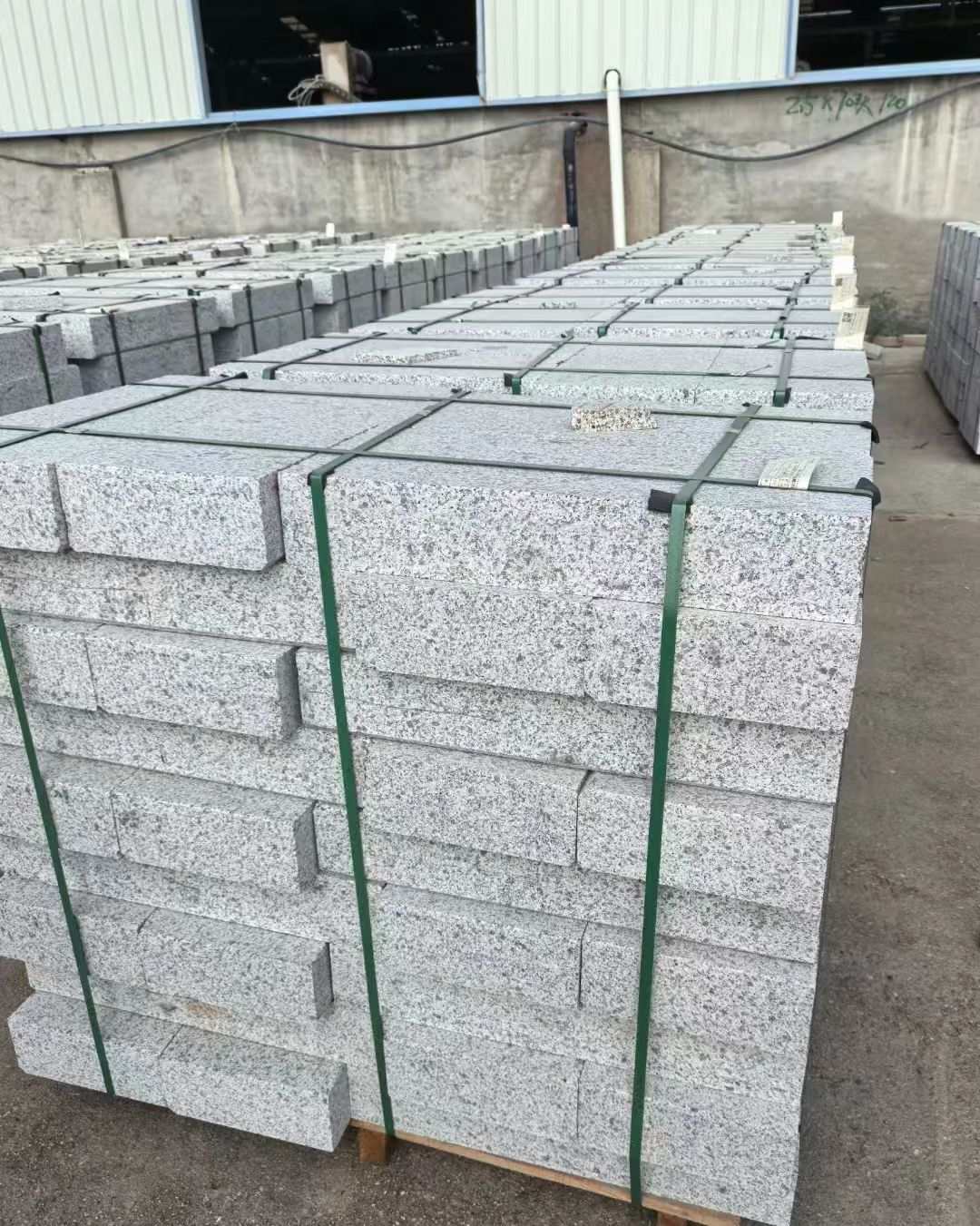 珠海 白麻花岗岩路沿石，弧形路沿石，道牙石，马路牙子，界石，路缘石，平沿石，直岩石，平缘石等