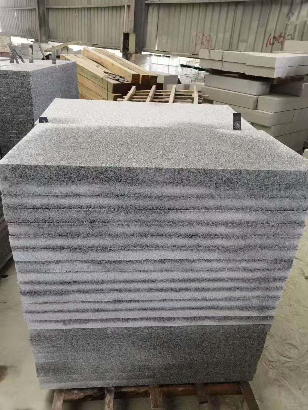 珠海 芝麻白5公分火烧地铺成品，900*400，规格可定制