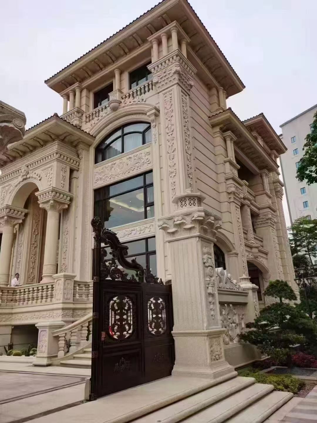 珠海 黄金麻花岗岩别墅外墙干挂效果展示